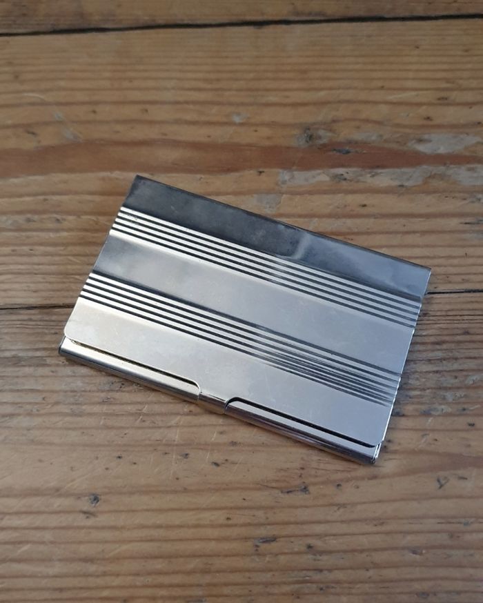 Porte-cartes métallique miroir