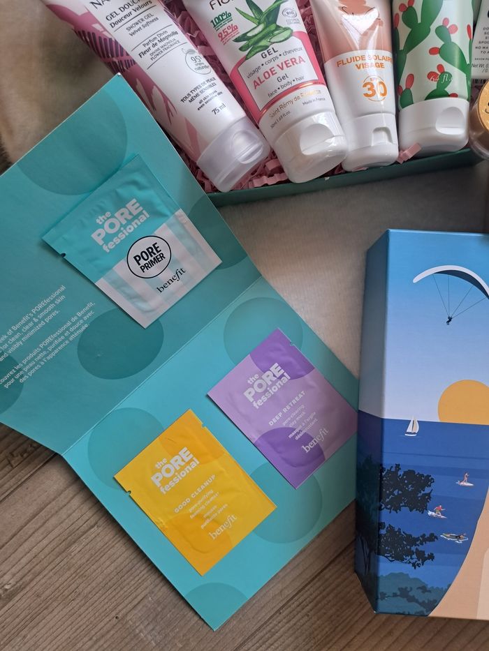 Lot box de produits dans un coffret 🎁
Maquillage soins visage et corps neufs. - photo numéro 8