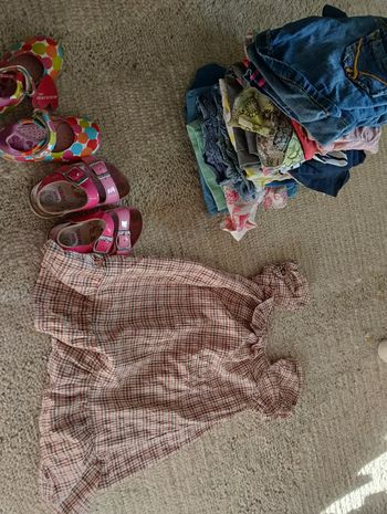 Lot vêtement fille 2 ans avec chaussure