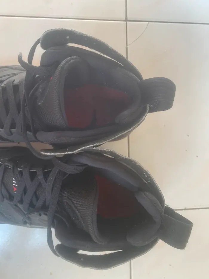 Jordan 11 CMFT Low 45 black red 45,5 - photo numéro 7