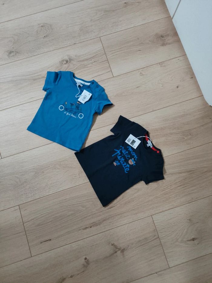 2 t-shirt 6M