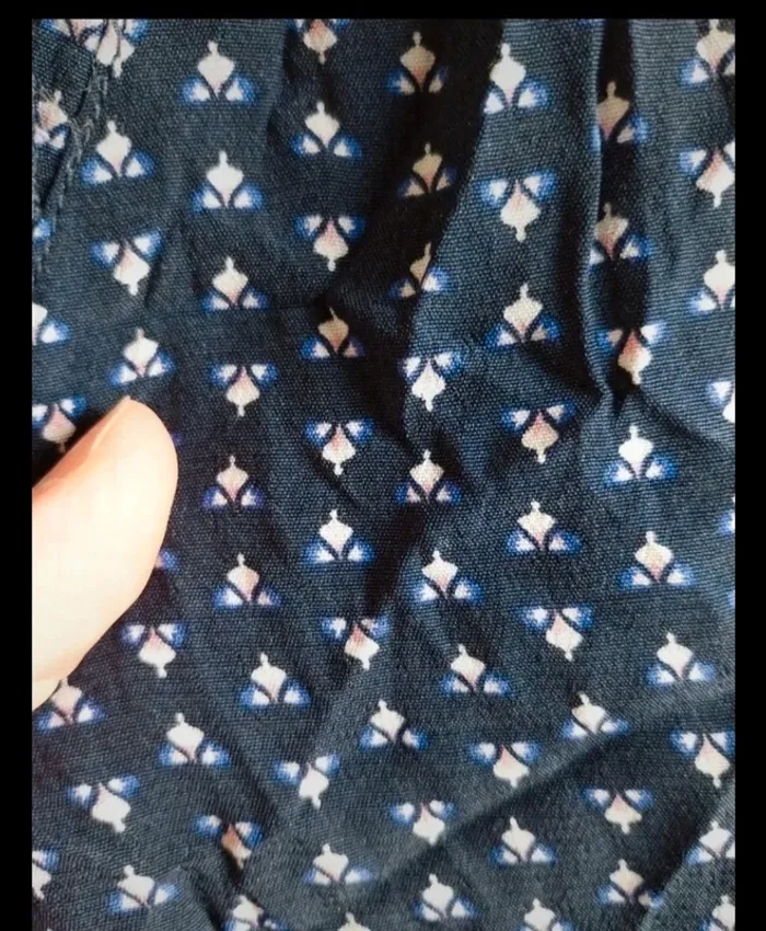 Robe Promod neuve jamais portée. Taille 42. Marine avec motifs. Effet cache cœur - photo numéro 9