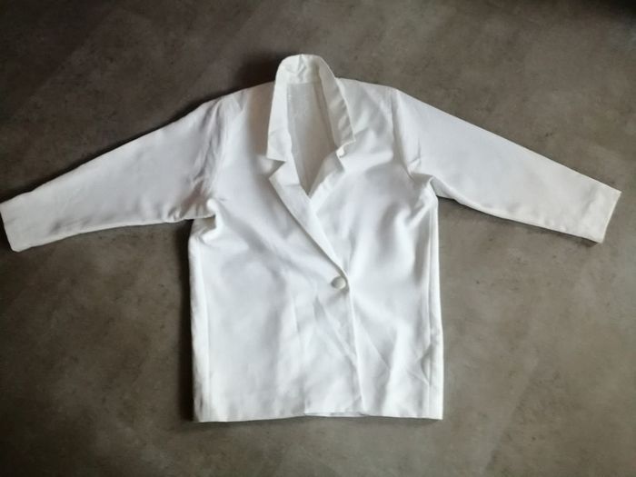 Veste blanche doublée faite par un couturière Taille 42/44