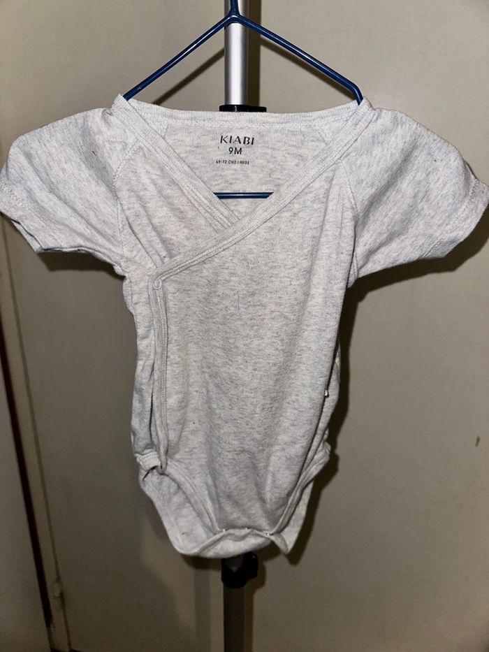 Lot body 9 mois - photo numéro 4