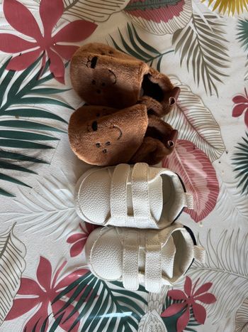 Lot de 2 paires de chaussures garçon taille 0/3 mois