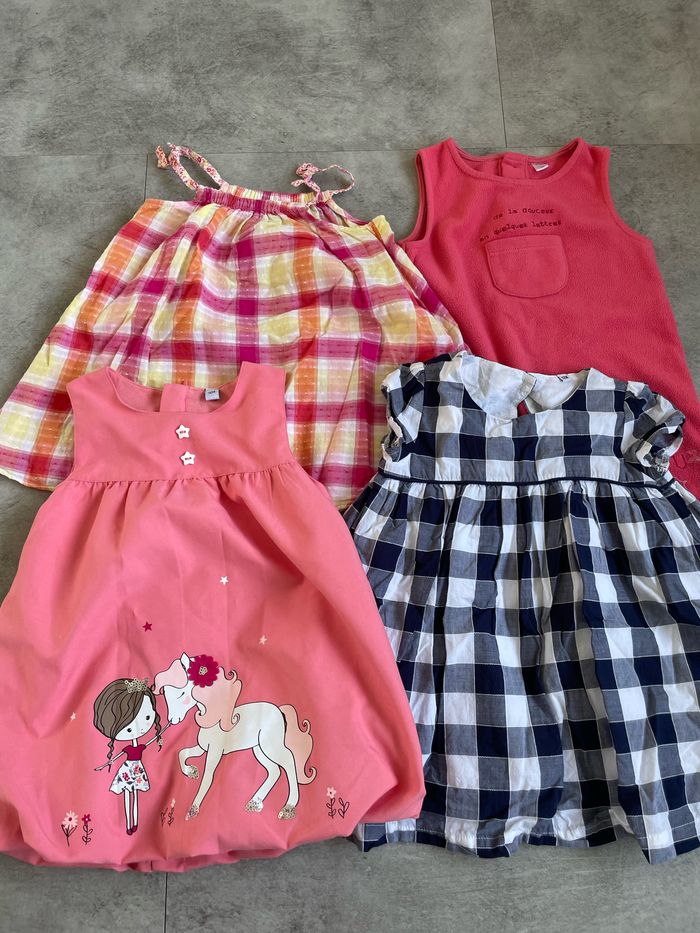 Lot de robes 12 mois