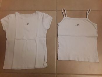 Lot 2 maillots de corps blancs fille 6-8 ans TBE