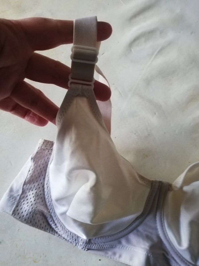 Soutien-gorge sport à armatures Fila t. 95B. Blanc - photo numéro 2
