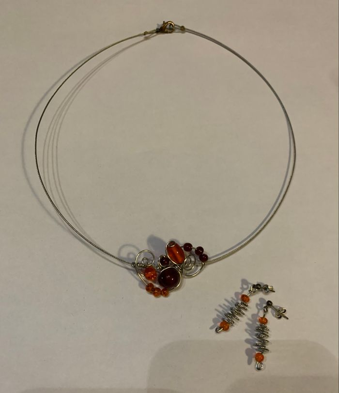 Collier et boucles d’oreilles - photo numéro 2