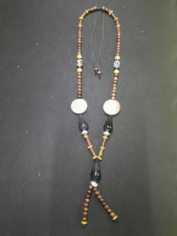 Grand sautoir en bois jaune et marron