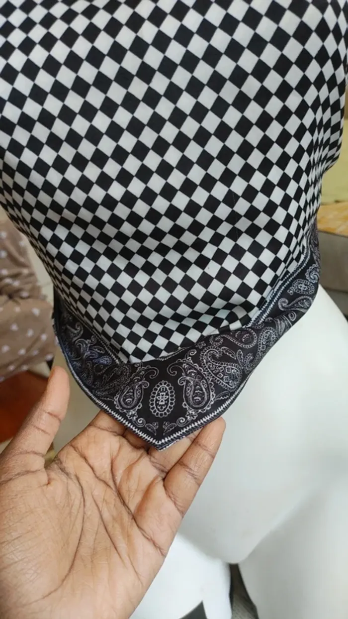 Top foulard à nouer dans le dos damier - photo numéro 7