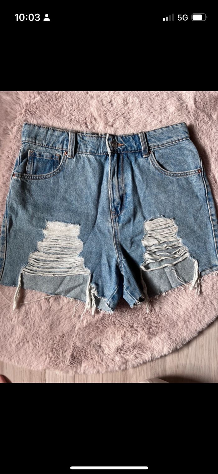 Short en jean troué 38/M - photo numéro 2