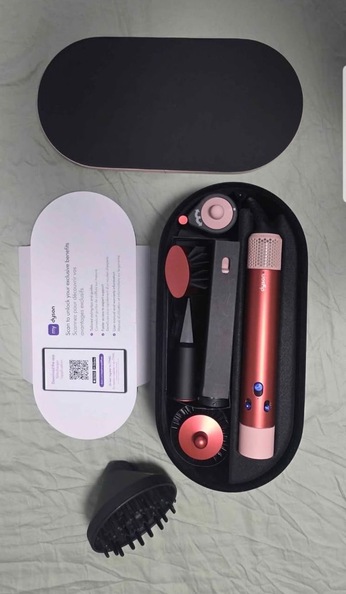Brosse à cheveux Dyson Airwrap neuf , avec tous ses accessoires et sa boîte d'origine. - photo numéro 6