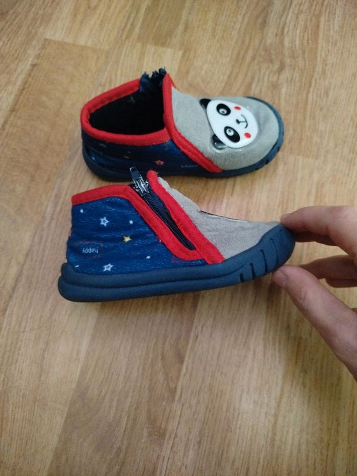 Chaussons taille 22 - photo numéro 2