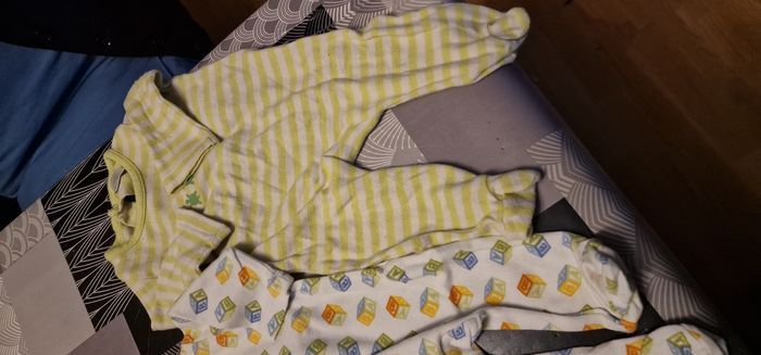 Lot de 4 pyjamas 1mois - photo numéro 5