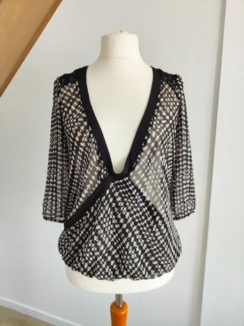 Haut noir et écru 38