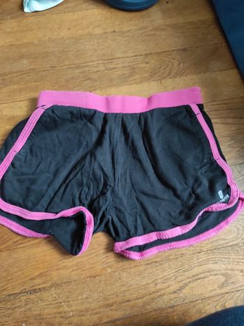 Short noir et rose