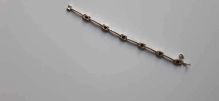 Bracelet couleur  argent avec  pierre prune
