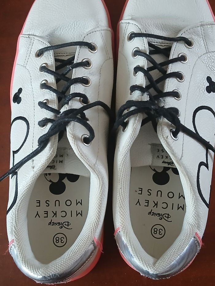 Baskets Mickey Mouse pointure 38 - photo numéro 4