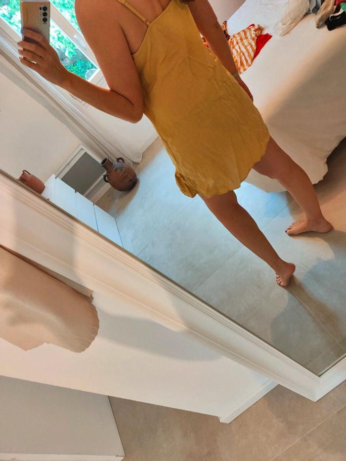 Robe d'été effet lin jaune beurre butter yellow taille L shein avec un volant devant uniquement - photo numéro 2