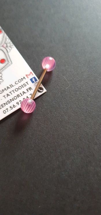 Piercing langue ou téton neuf