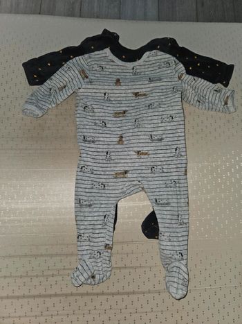 Lot 2 pyjama chaud kiabi 9 mois