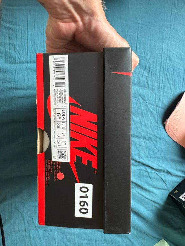 Jordan 1 haute rétro noir/doré 2020 - photo numéro 2