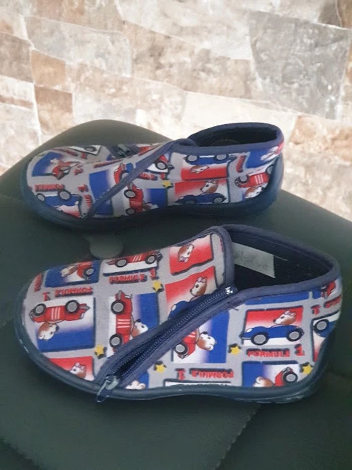 1 paire pantoufle taille 26 avec zip sur le coté - photo numéro 3