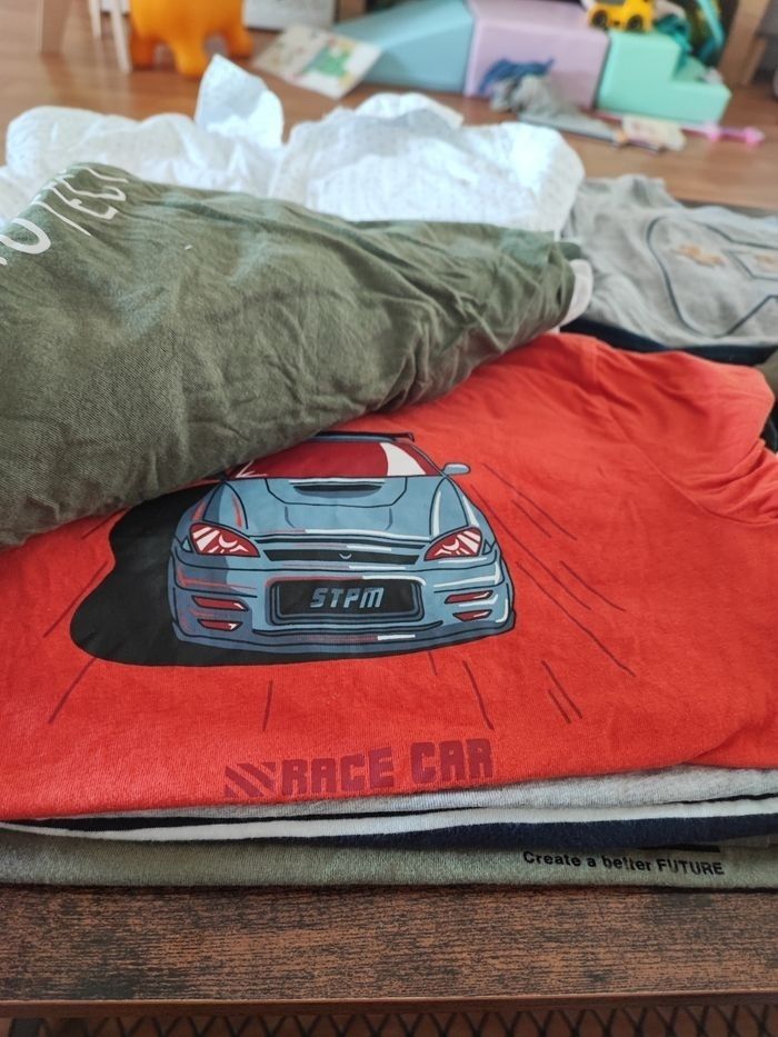 Lot de garçon 7-8 ans - photo numéro 4