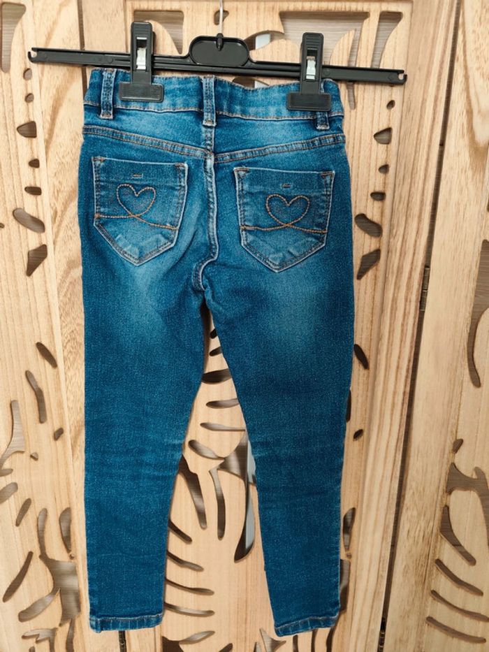 Jean troué Taille 6 ans LH - photo numéro 8