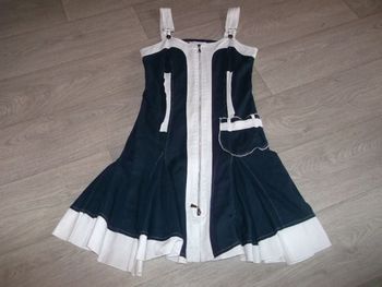 Robe ARMAND THIERY bleu marine et blanche taille 40 TBE