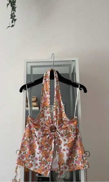 Petit top motif fleuri