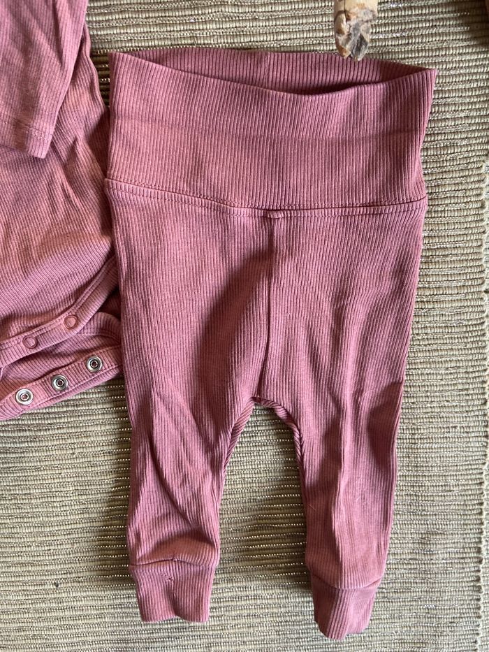 Ensemble taille 1 mois - photo numéro 4