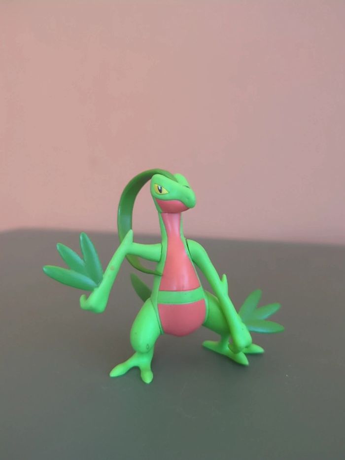 figurine pokémon massko