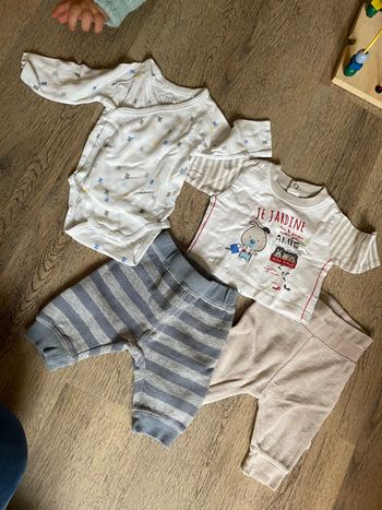 Lot vêtements 1 mois