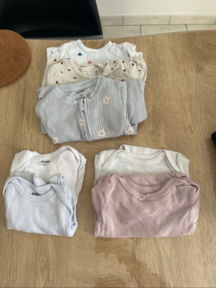 Lot de vêtements en taille 6 mois printemps/ hiver fille - photo numéro 2
