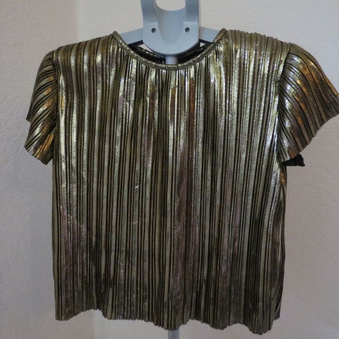 ✨ T-shirt/haut métallisé doré plissé – MONOPRIX TEENS – Taille 14 ans ✨ - photo numéro 2
