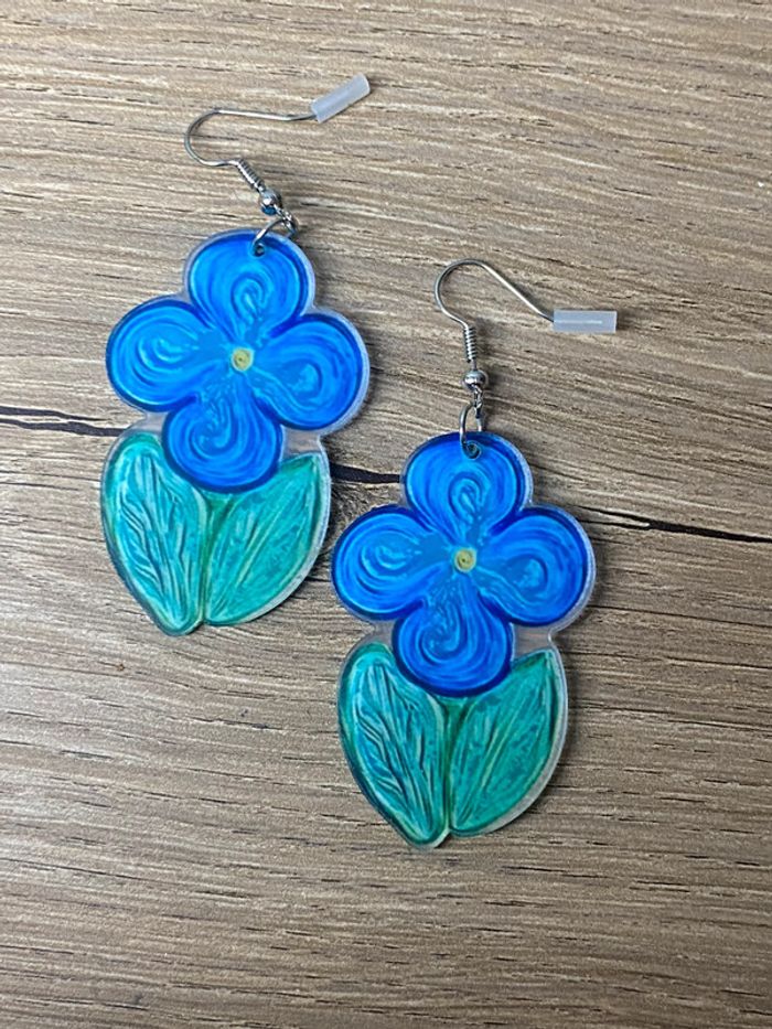 Boucles d oreilles acrylique fleurs rétro