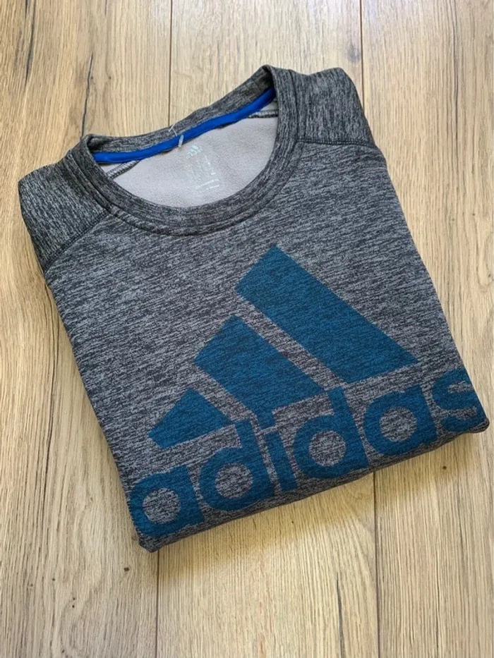 Sweat Adidas gris et bleu - Logo Adidas grand format