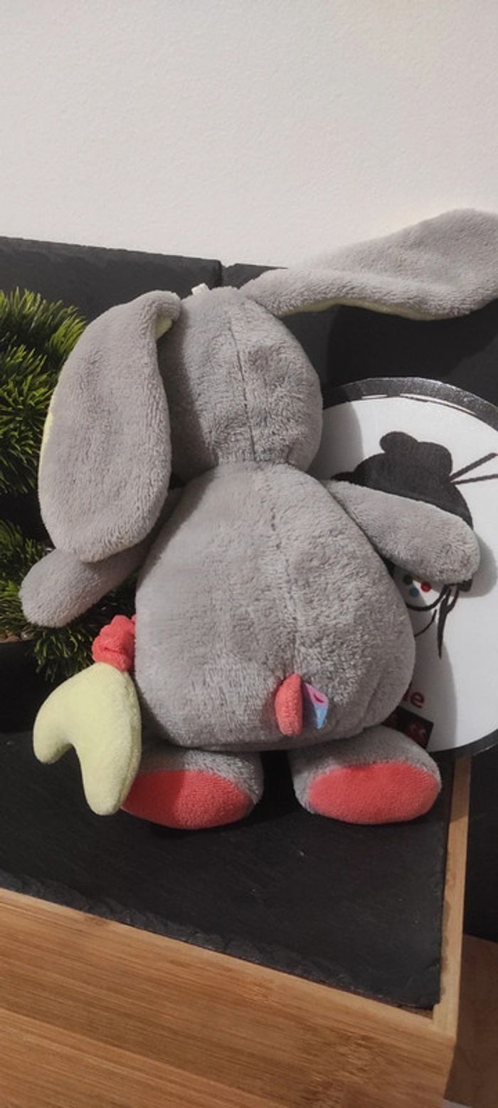 doudou peluche musical lapin gris sucre d'orge bleu vert rose lune Étoile Cocard - photo numéro 2