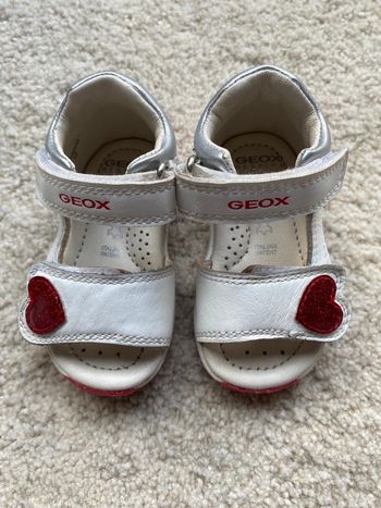 Chaussons sandales claquettes bébé Geox 🌻