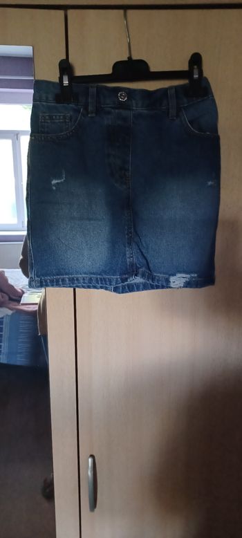 Très jolie jupe jeans fille T 9 ans
