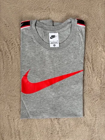 tee shirt nike gris