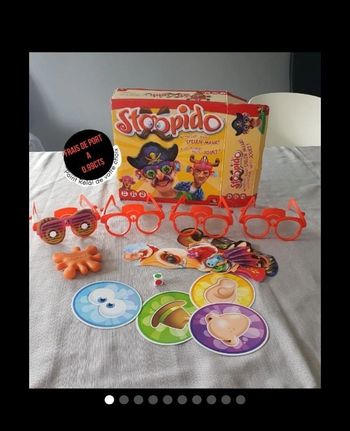 Jeu de société STOOpido à vos masques, jeu asmodee, des 6 ans et +