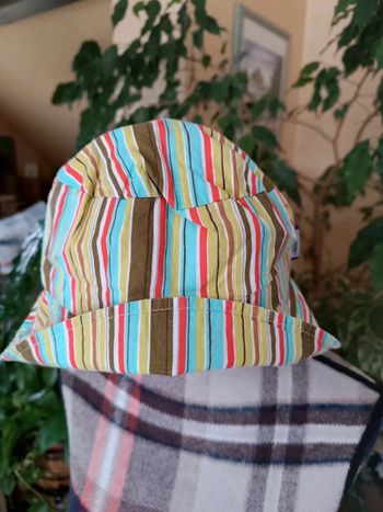 Chapeau multicolore fille