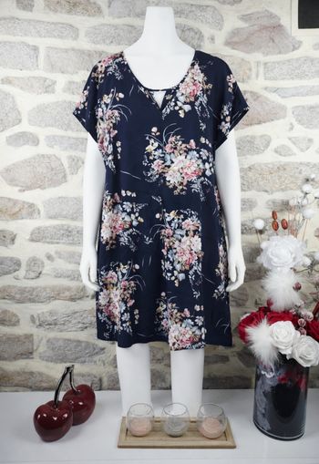 Robe rhapsodie floral nocturne marine et multicolore Femme taille 52 marque Boohoo 🪷