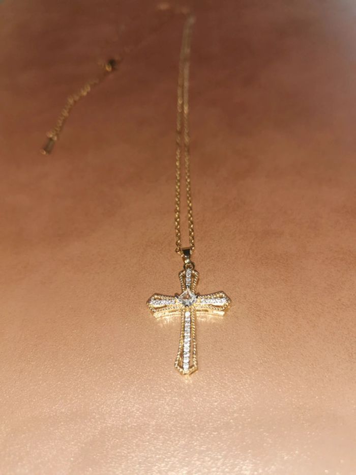 Collier et pendentif spirituel croix chrétienne