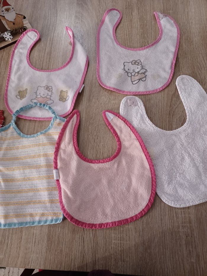 Lot 5 bavoirs - photo numéro 1