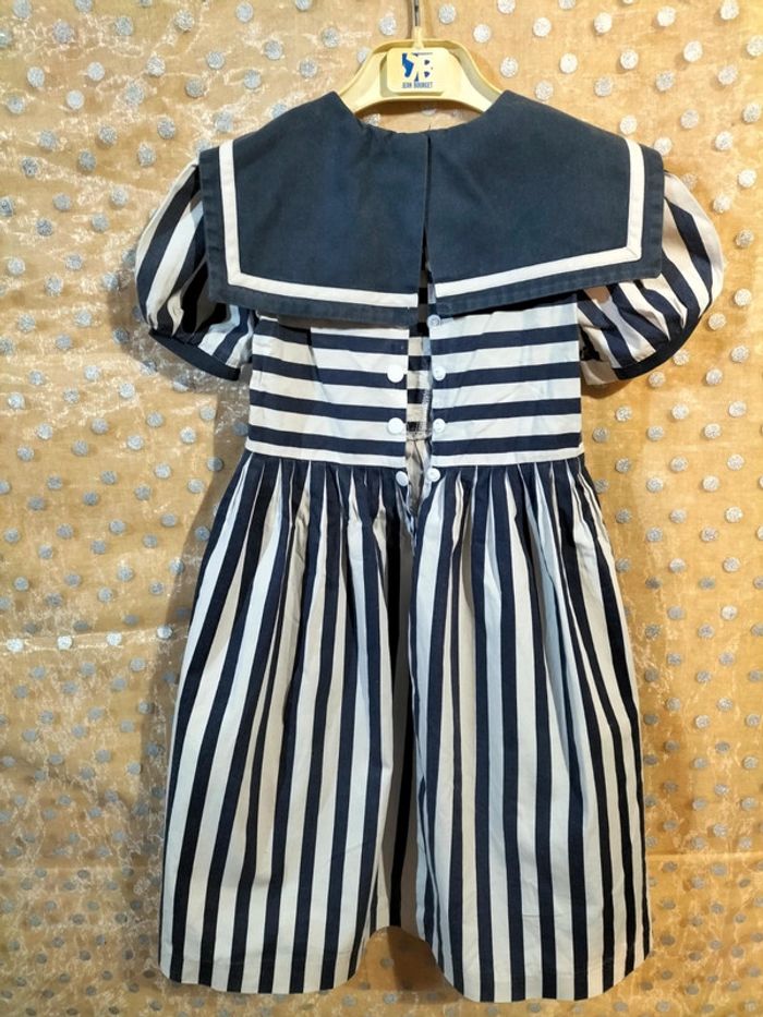 Robe 5/8 ans - photo numéro 2