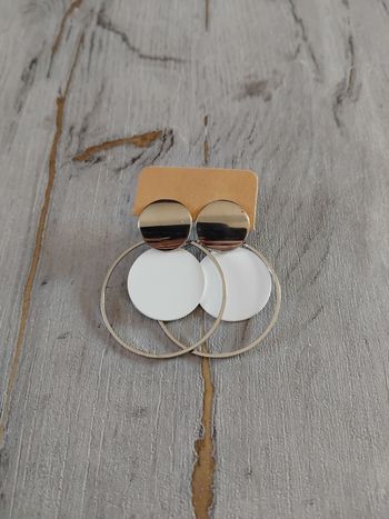 Boucles d'oreilles neuves